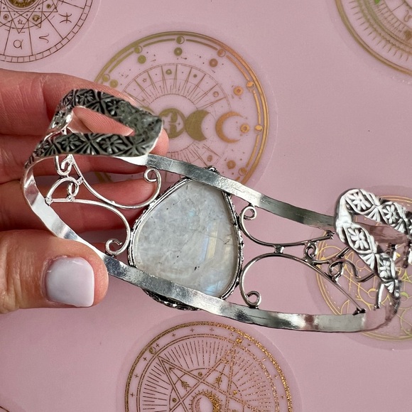 925 AMAZING! Rainbow Flash Moonstone Teardrop Cuff Bracelet - Picture 5 of 6